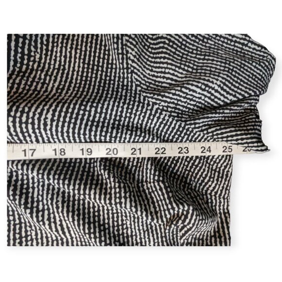 212 Collection Black & White Seersucker Long Sleeve Button Front Top Size 1X - Picture 11 of 14